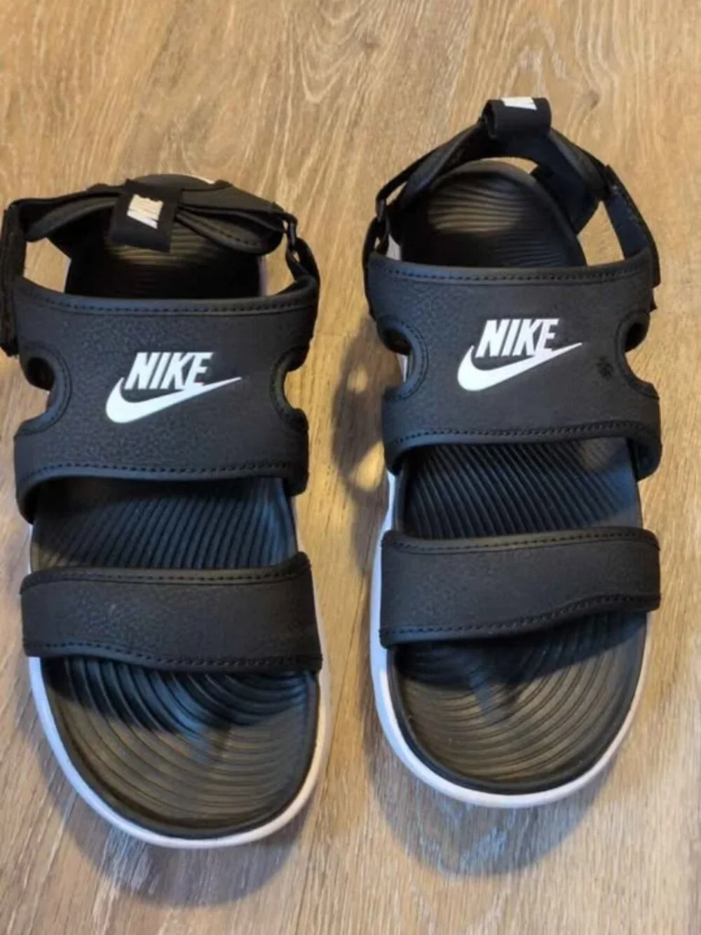 Nike black and white sandals size 9